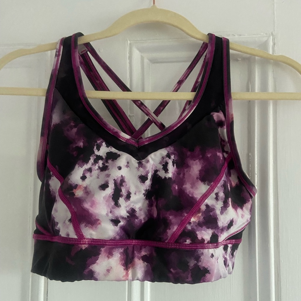 Lululemon sports bra